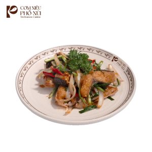 Cá Dứa Một Nắng Chiên Giòn Sốt Mắm Nhĩ